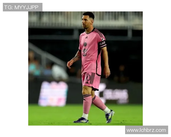 盘点球星们赛场上脚的热门足球鞋款及其背后故事